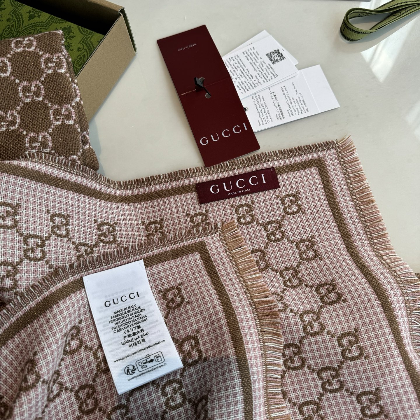 Gucci25新款金线编织围巾，很多细闪细闪的细节GUCCI【25新款GG羊毛围巾]GG羊毛围巾2025