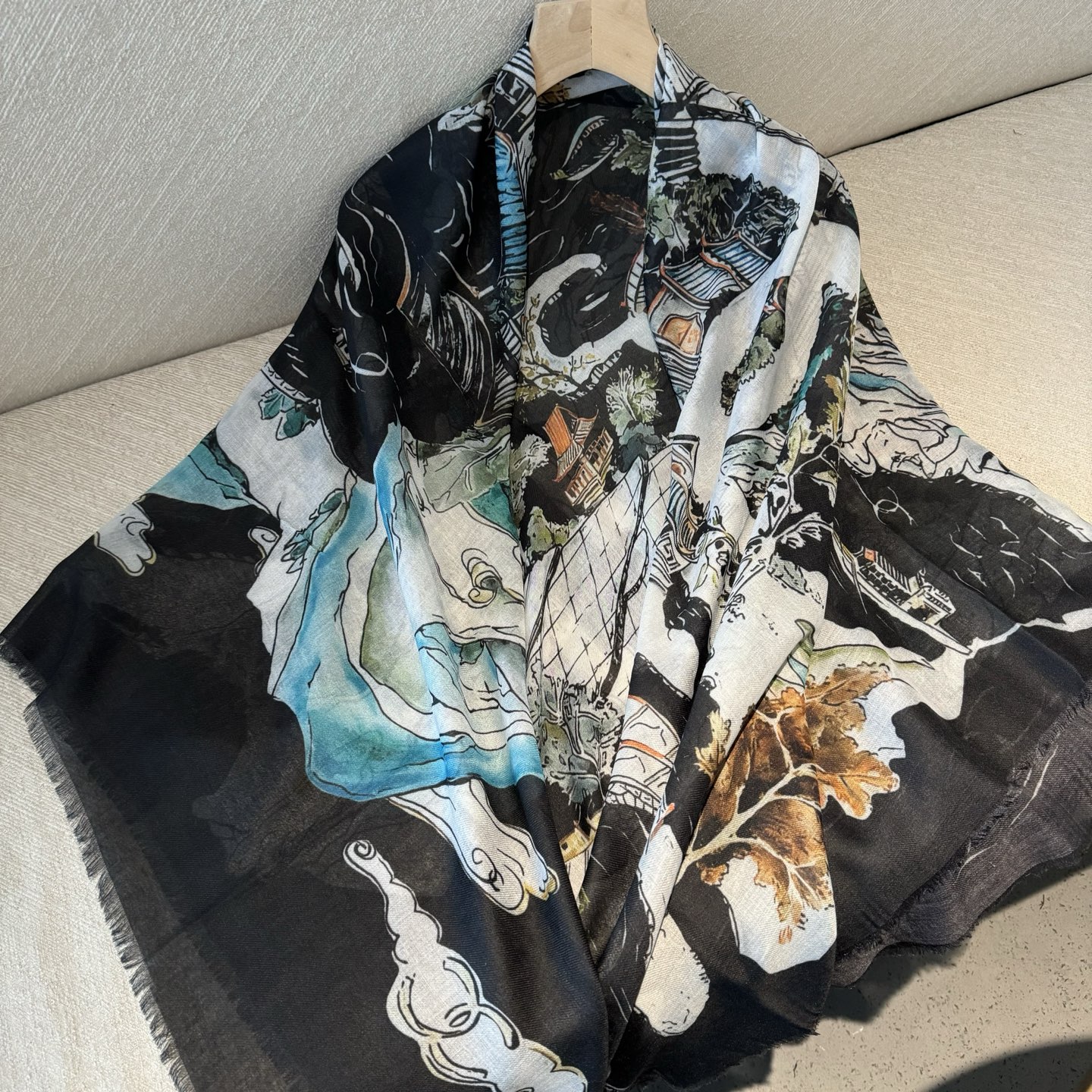 新款现货💖💖140丝绒方巾‼️抢‼️VIP推荐 ‼️下手一定要快【高端 大爱 ‼️纯羊绒 婴儿触感舒服到