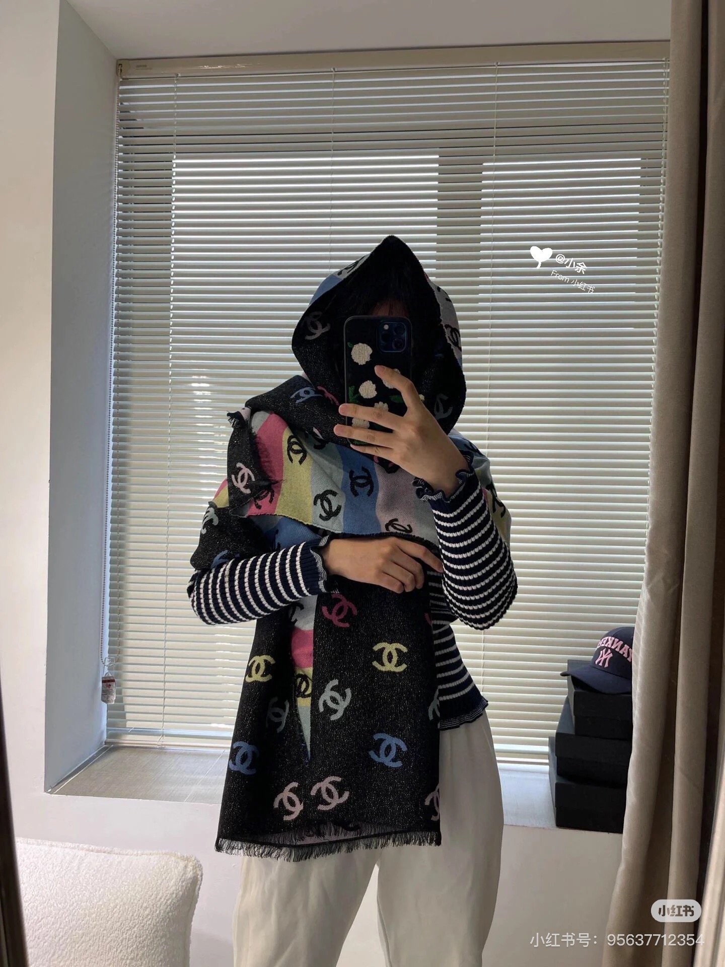 爆款彩虹围巾果然是芭比的配色，上身非常好看香奈儿彩虹围巾，chanel24c 早春新品彩虹亮丝围巾披肩，