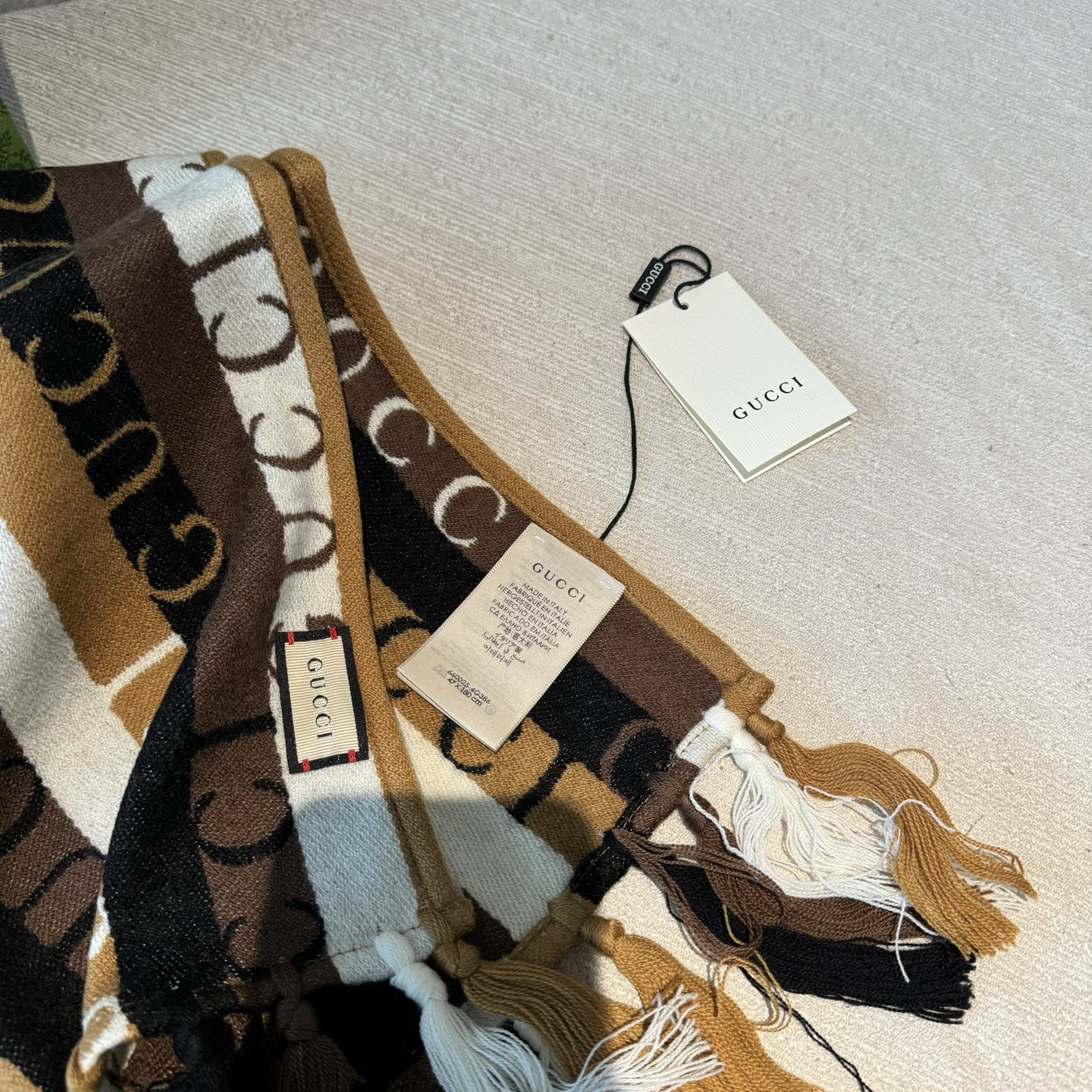 条纹包边✨✨Gucci · 古奇经典羊绒围巾❗来个硬货.麻溜的安排上.纯正出口❗原订单已经交货一批，其中