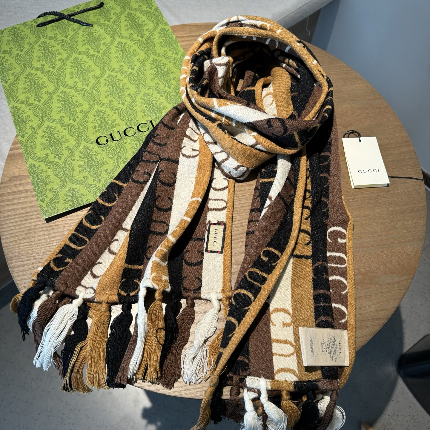 条纹包边✨✨Gucci · 古奇经典羊绒围巾❗来个硬货.麻溜的安排上.纯正出口❗原订单已经交货一批，其中