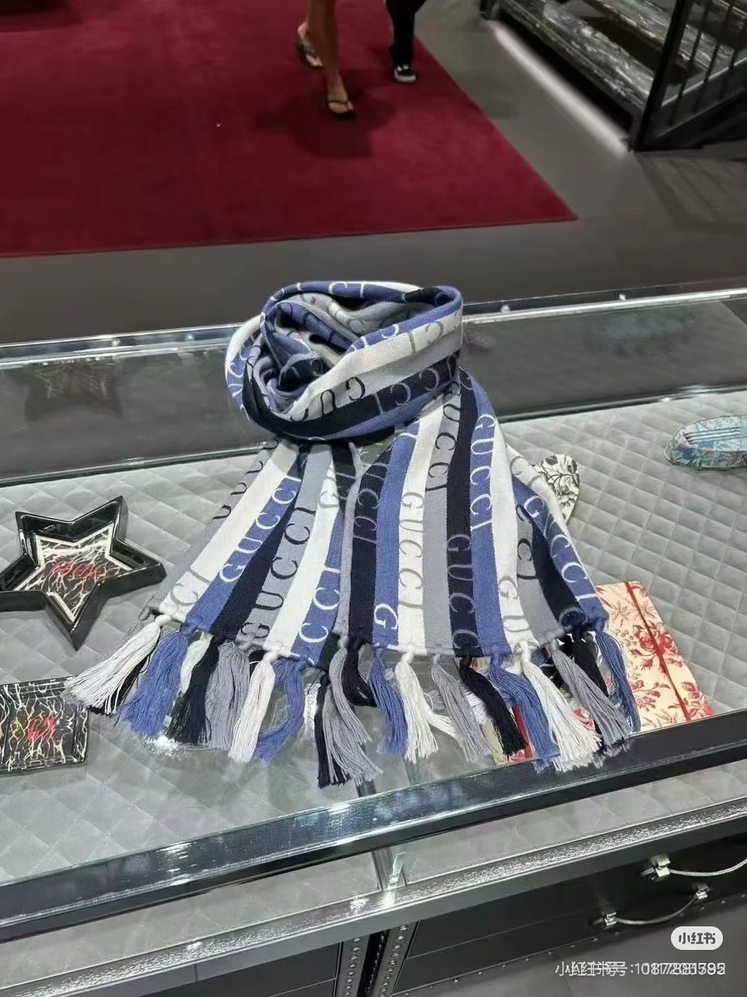 条纹包边✨✨Gucci · 古奇经典羊绒围巾❗来个硬货.麻溜的安排上.纯正出口❗原订单已经交货一批，其中