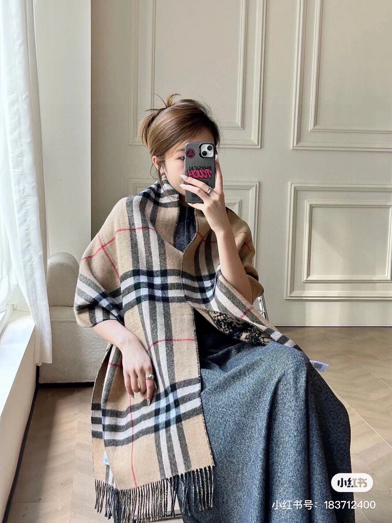 爆款，Bur战马骑士双面披肩，各种好看，被誉为Burberry今年最美的款，最经典的提花战马徽标➕最美的