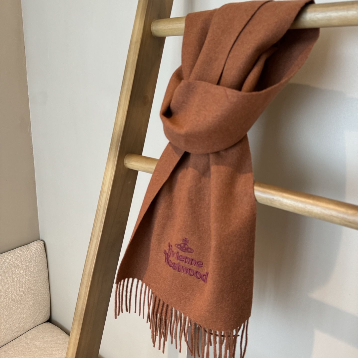 2025小红书最新走火爆款 COS品牌 🪐✨经典大土星围巾🧣vivienne westwood西太后土星