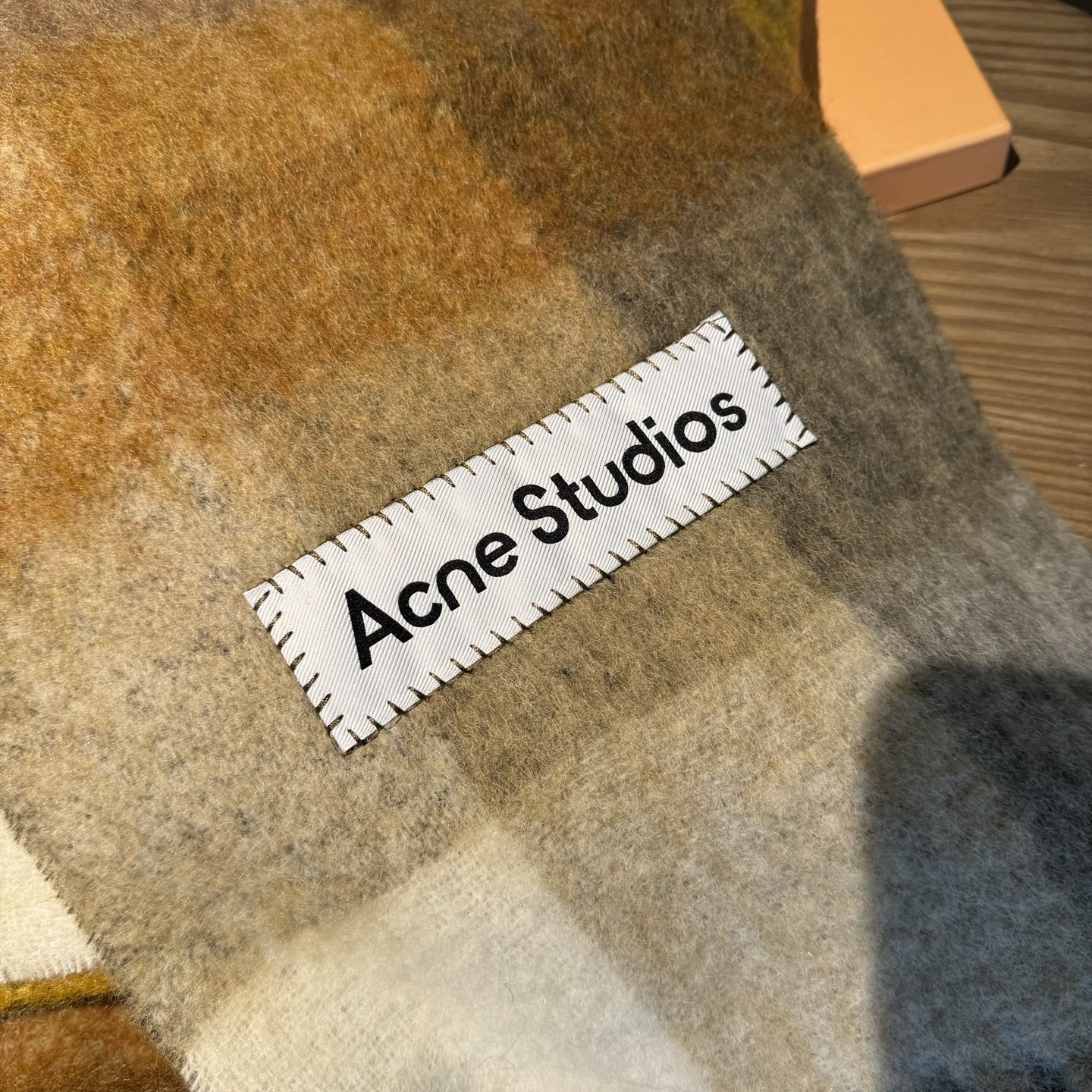 Acne Studios ACNE新款羊驼毛 马海毛彩虹围巾 斯德哥尔摩的温暖色彩 第一眼便爱上