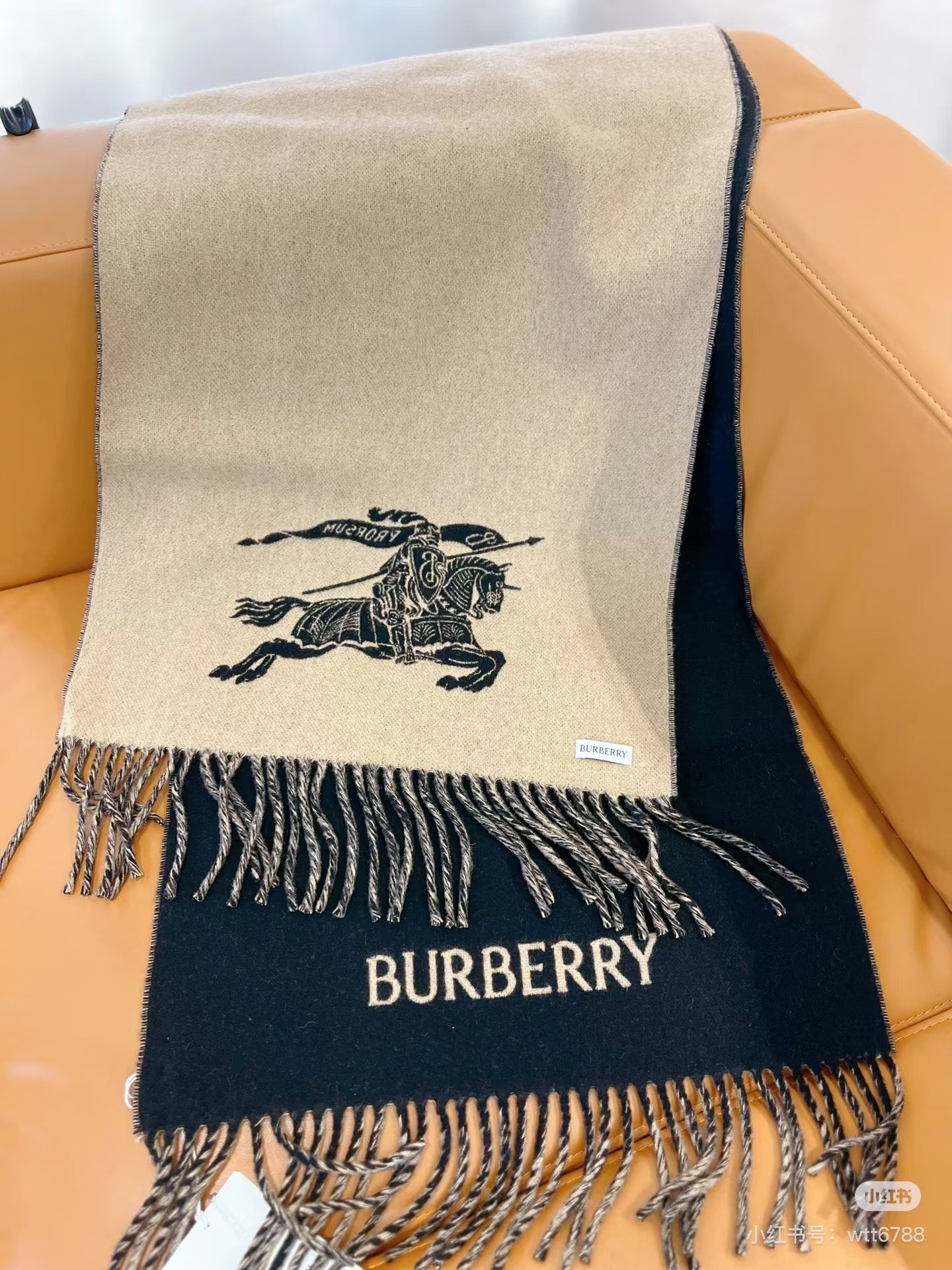 🆕Burberry · 巴宝莉新款双面羊绒围巾‼️今年的B家真的是高端Level，重磅极品‼️妥妥的家属