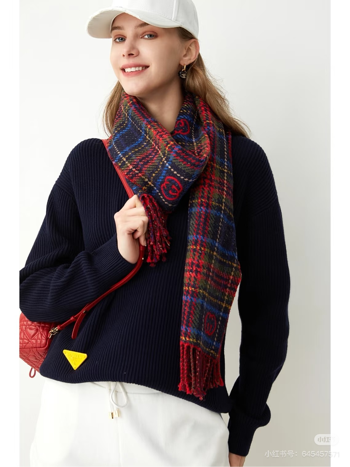 【D-GUC-9005】G双面羊绒长巾GG标识作为Gucci颇具代表性的传统精髓，始终与系列密不可分，以