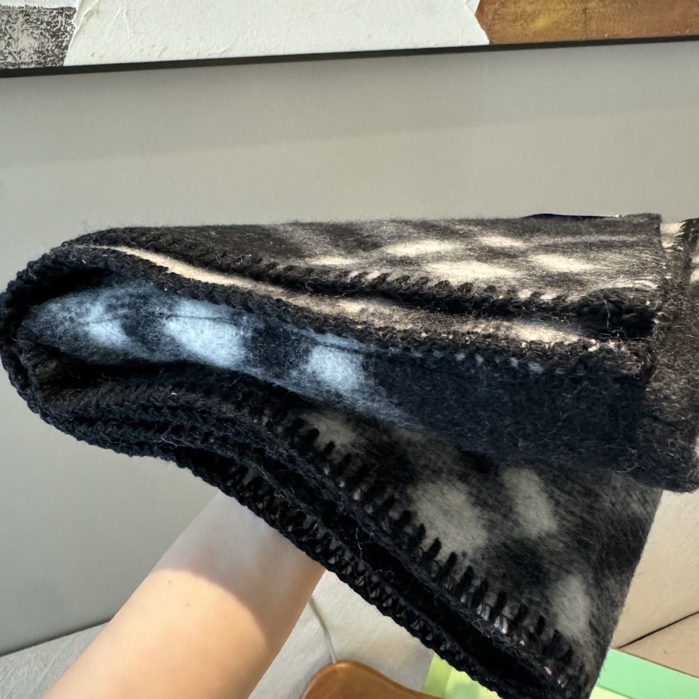 高品质出货 👍。好卖🎁冬天的尾巴黑马围巾全智贤同款巴宝莉格纹帽子羔毛围巾上架秒空！100%羊绒 ！尺寸：