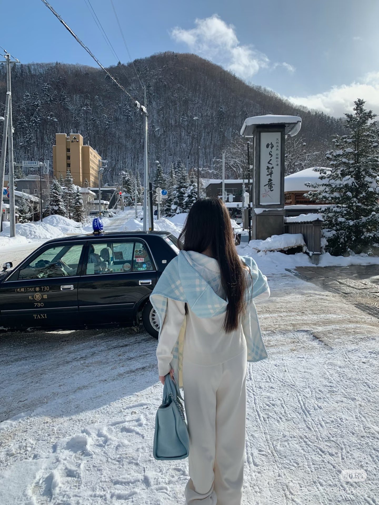 高品质出货 👍。好卖🎁冬天的尾巴黑马围巾全智贤同款巴宝莉格纹帽子羔毛围巾上架秒空！100%羊绒 ！尺寸：