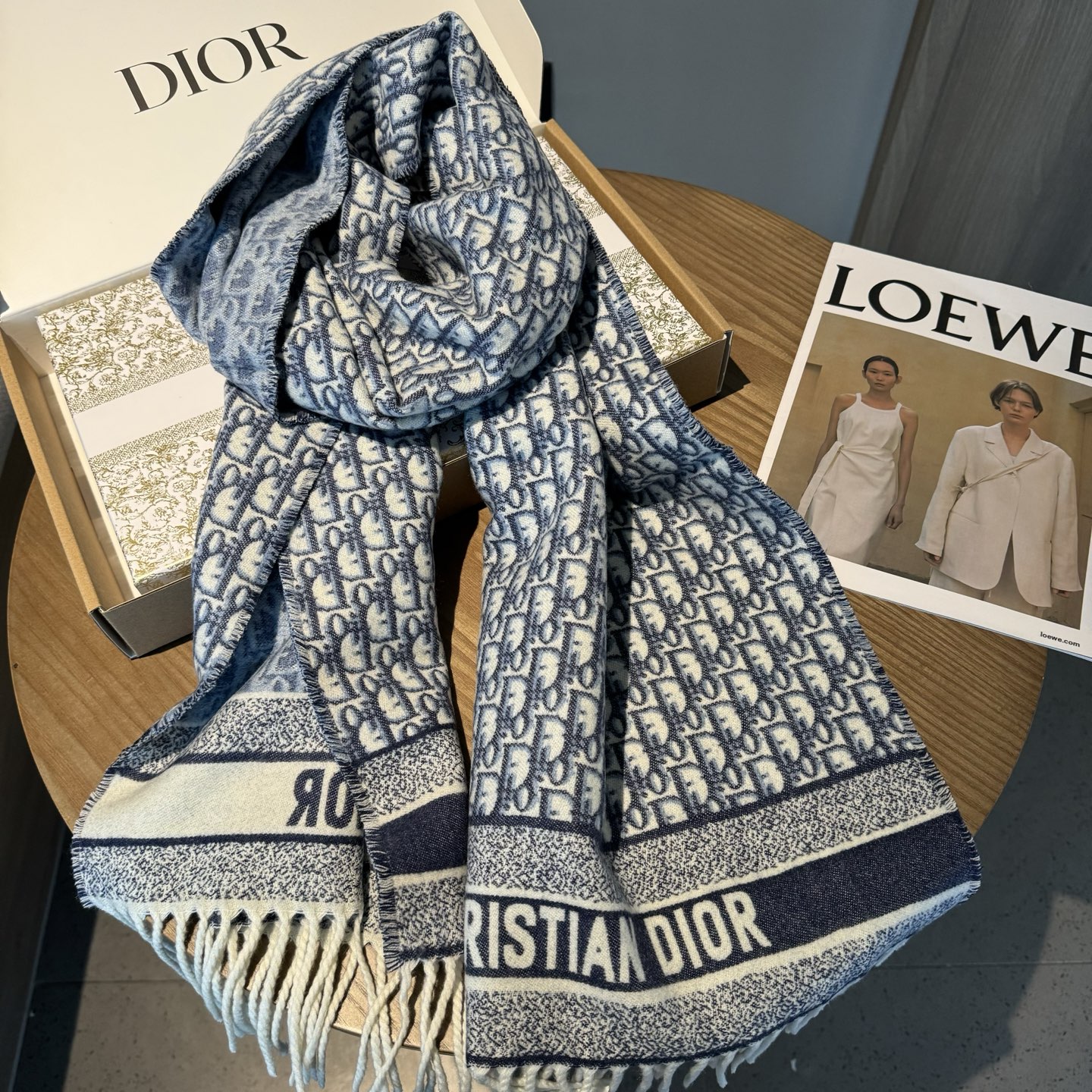 爆款到货 ‼️超级推荐️ 【DIOR 迪奥】 爆款😍！专柜最新款式 双面羊绒 超百搭！超显气质！！大爱😘