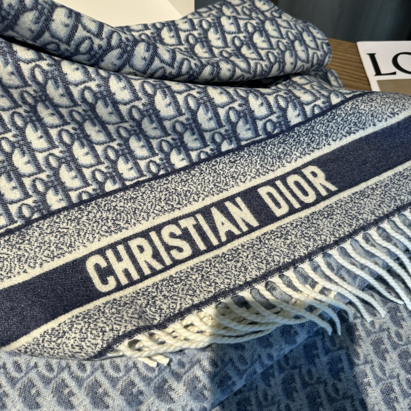 爆款到货 ‼️超级推荐️ 【DIOR 迪奥】 爆款😍！专柜最新款式 双面羊绒 超百搭！超显气质！！大爱😘