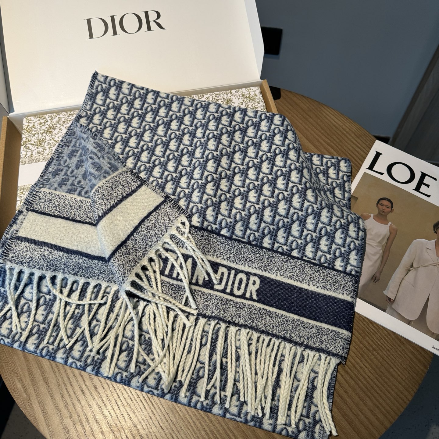 爆款到货 ‼️超级推荐️ 【DIOR 迪奥】 爆款😍！专柜最新款式 双面羊绒 超百搭！超显气质！！大爱😘