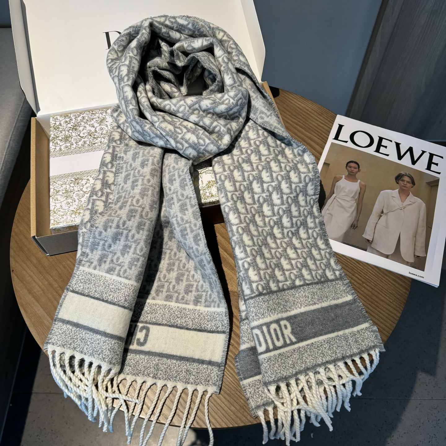 爆款到货 ‼️超级推荐️ 【DIOR 迪奥】 爆款😍！专柜最新款式 双面羊绒 超百搭！超显气质！！大爱😘