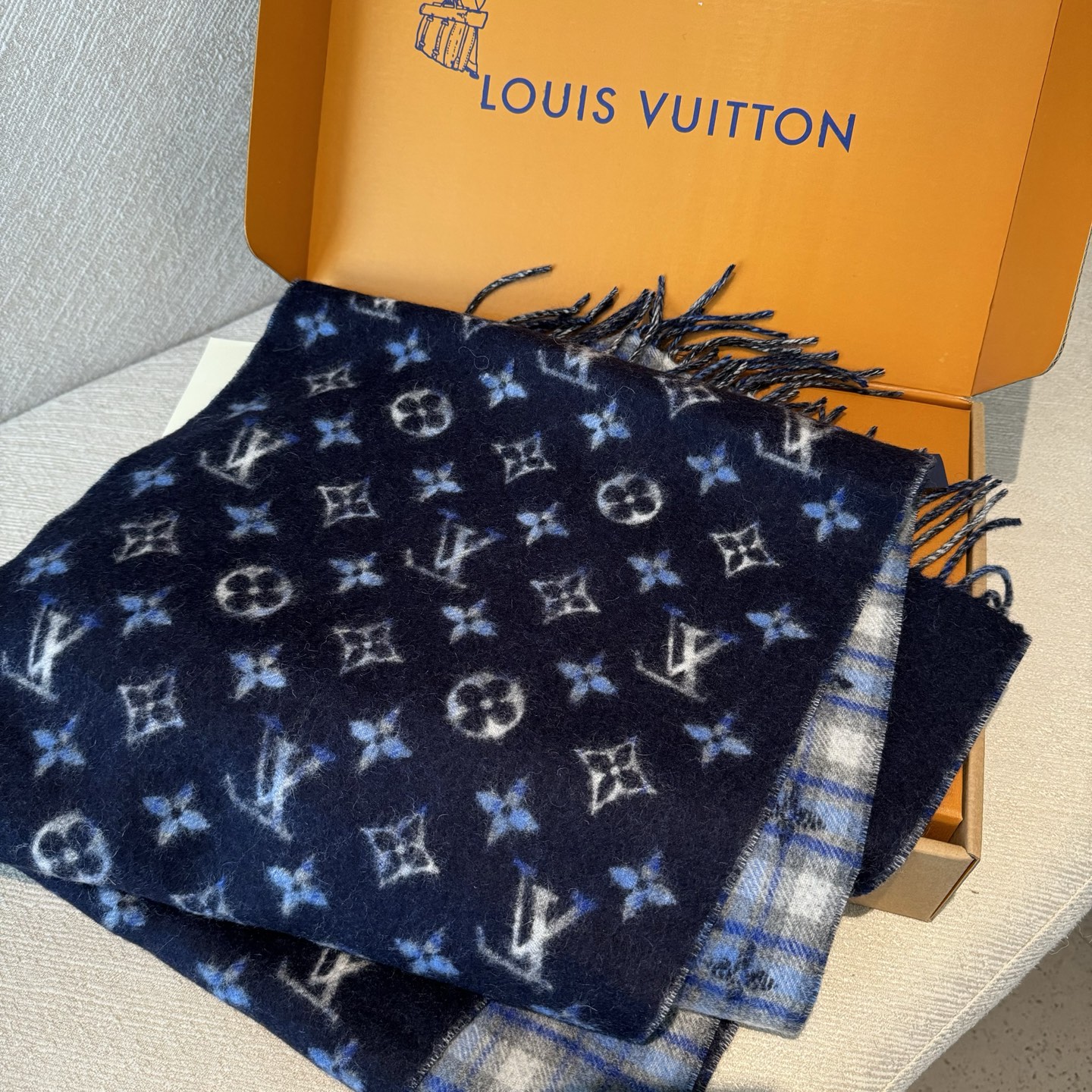 🆕LOUIS VUITTON · 路易威登❗️驴家的男款围巾就且买且珍惜吧 - 男款真的很少，一年也就出