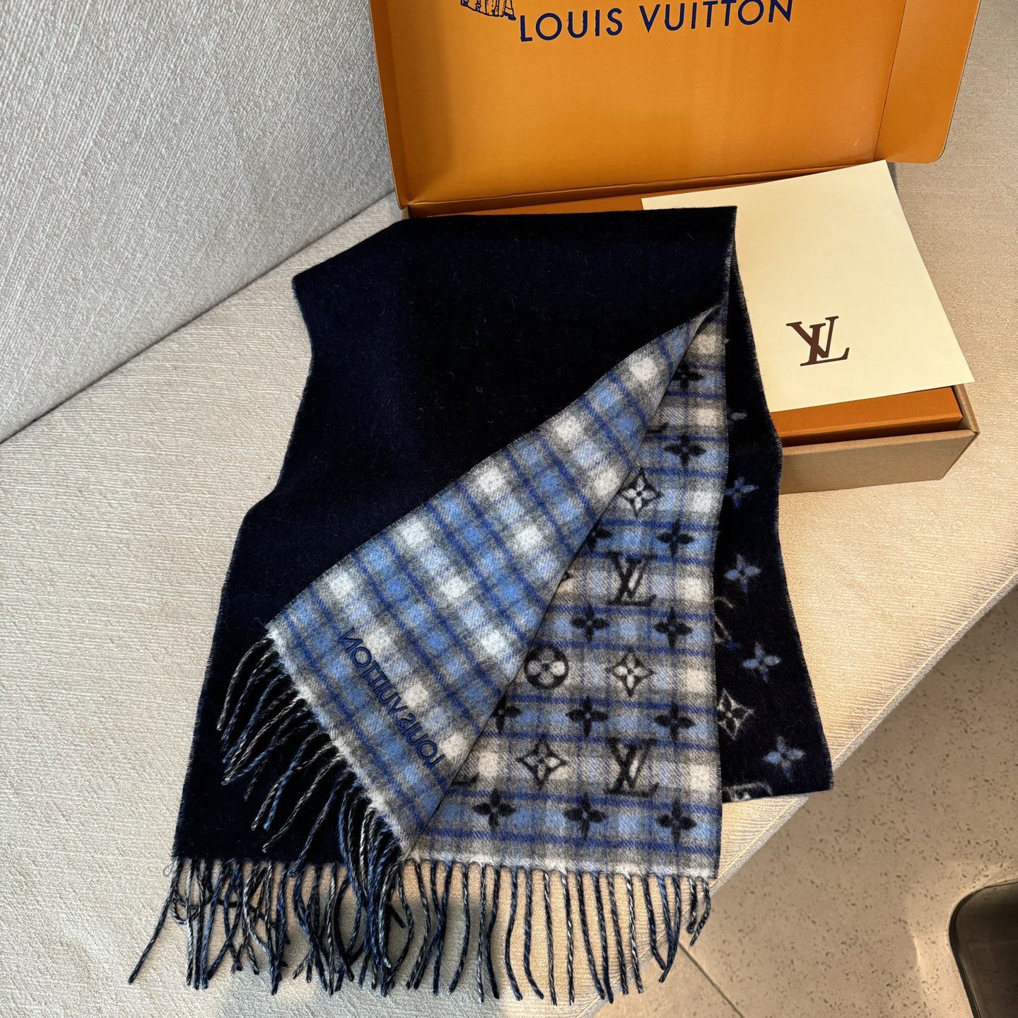 🆕LOUIS VUITTON · 路易威登❗️驴家的男款围巾就且买且珍惜吧 - 男款真的很少，一年也就出