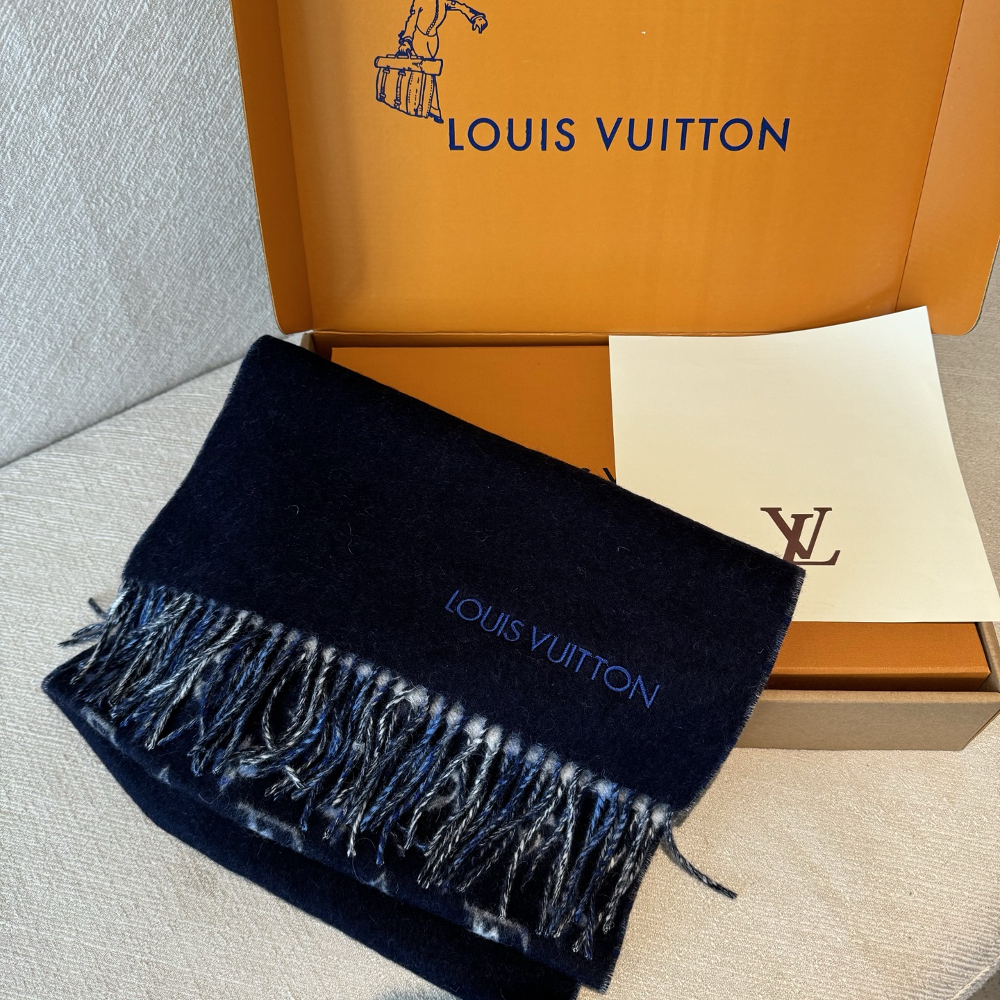 🆕LOUIS VUITTON · 路易威登❗️驴家的男款围巾就且买且珍惜吧 - 男款真的很少，一年也就出