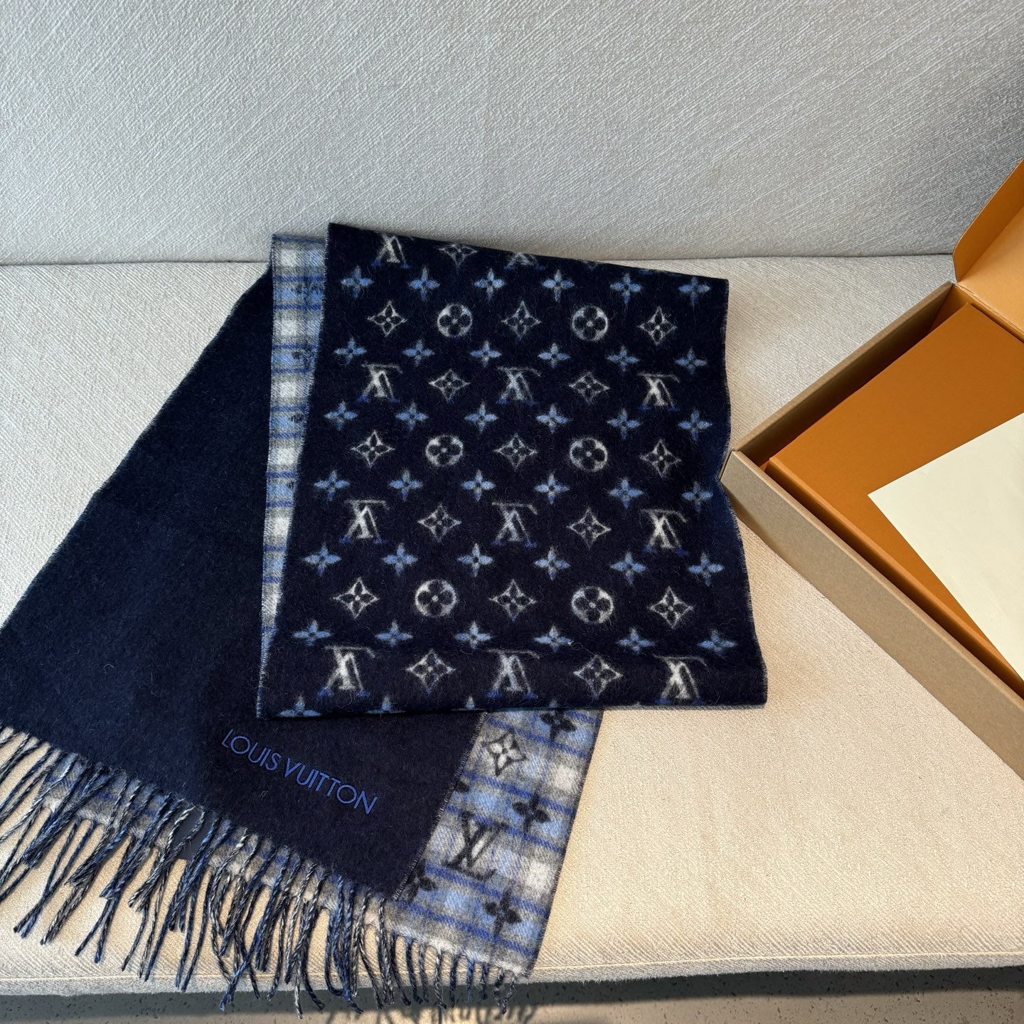 🆕LOUIS VUITTON · 路易威登❗️驴家的男款围巾就且买且珍惜吧 - 男款真的很少，一年也就出