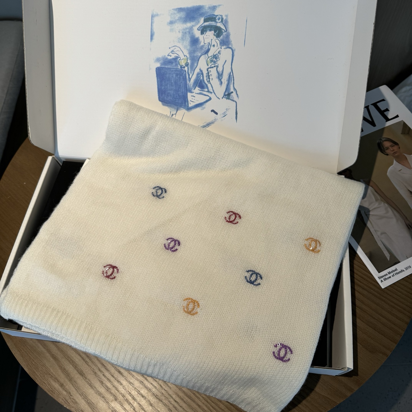 𝐂𝐡𝐚𝐧𝐞𝐥 𝟐4𝐚 珠片系列· 爆款超🔥米白多彩LOGO成份 60%山羊绒 40%桑蚕丝🌟 原单代购级