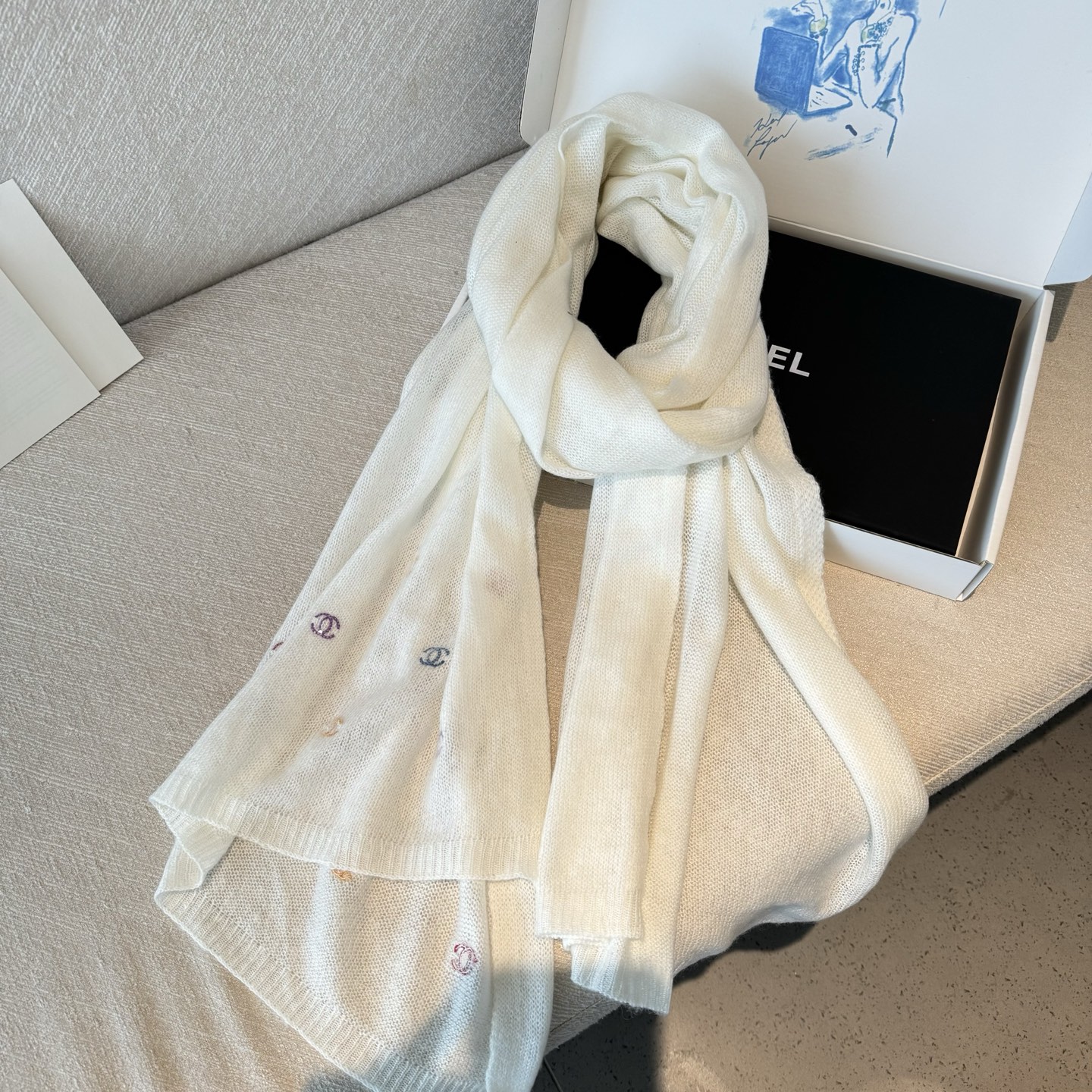 𝐂𝐡𝐚𝐧𝐞𝐥 𝟐4𝐚 珠片系列· 爆款超🔥米白多彩LOGO成份 60%山羊绒 40%桑蚕丝🌟 原单代购级