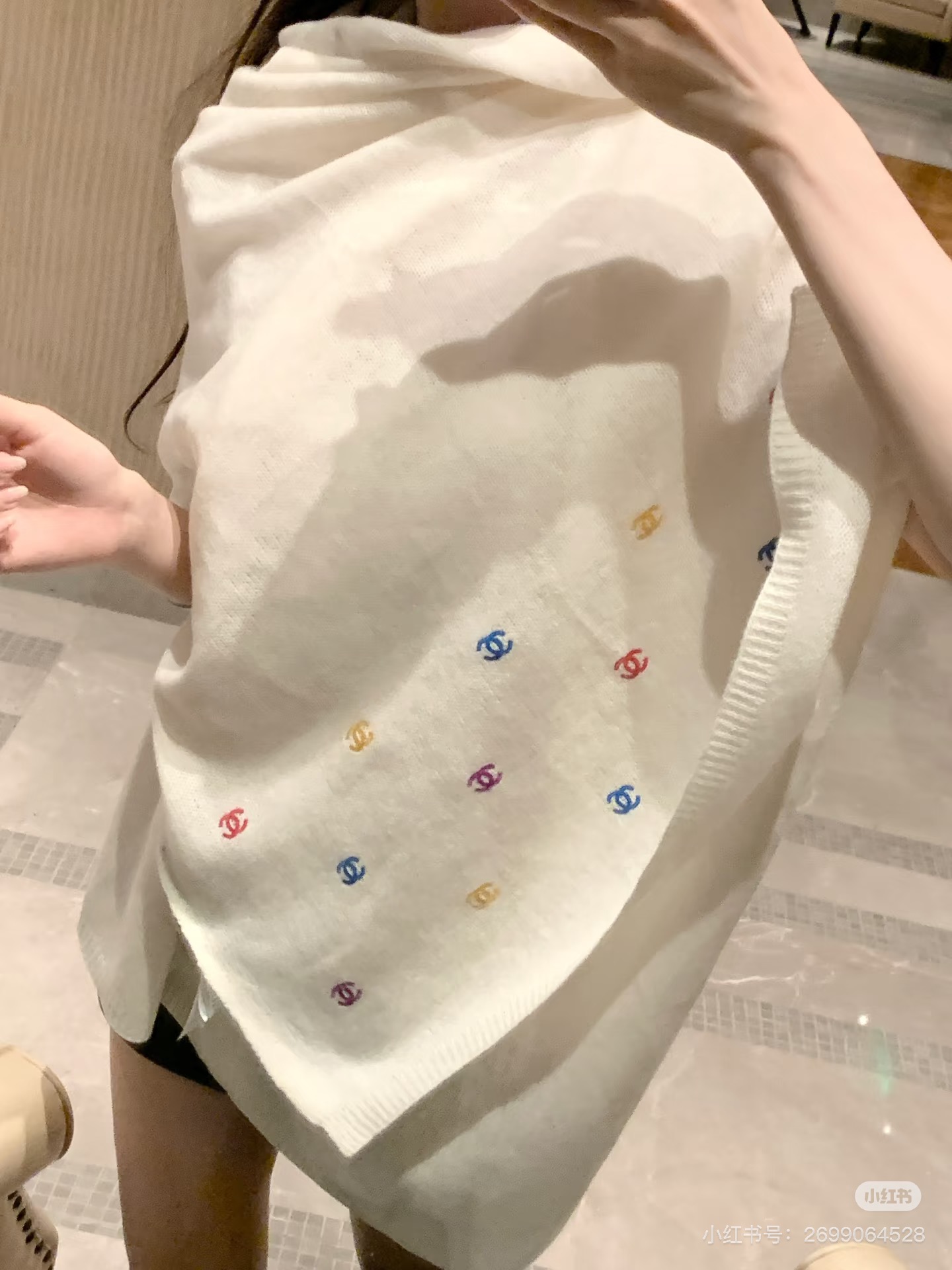 𝐂𝐡𝐚𝐧𝐞𝐥 𝟐4𝐚 珠片系列· 爆款超🔥米白多彩LOGO成份 60%山羊绒 40%桑蚕丝🌟 原单代购级