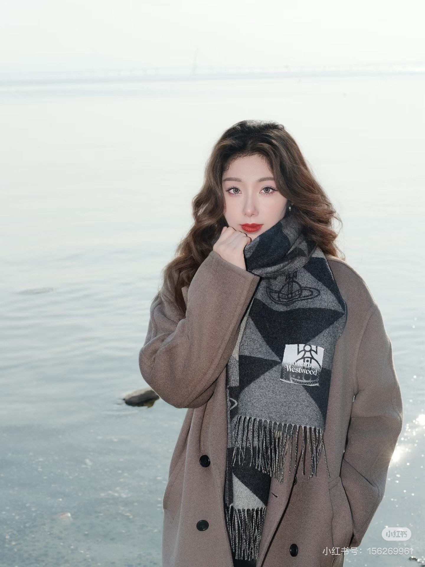 𝐕𝐢𝐯𝐢𝐞𝐧𝐧𝐞 𝐖𝐞𝐬𝐭𝐰𝐨𝐨𝐝🪐✨经典大土星围巾 vivienne westwood西太后土星 英国