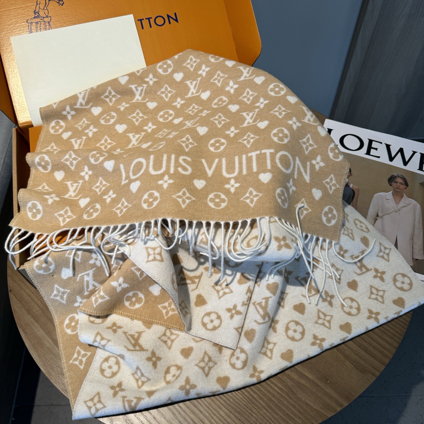 Lv高端版本上线 😍 各大网红明星同款Louis Vuitton 渠道独家特供大驴专柜款限定系列羊绒围巾