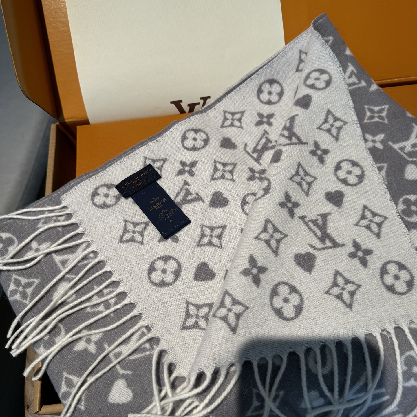 Lv高端版本上线 😍 各大网红明星同款Louis Vuitton 渠道独家特供大驴专柜款限定系列羊绒围巾