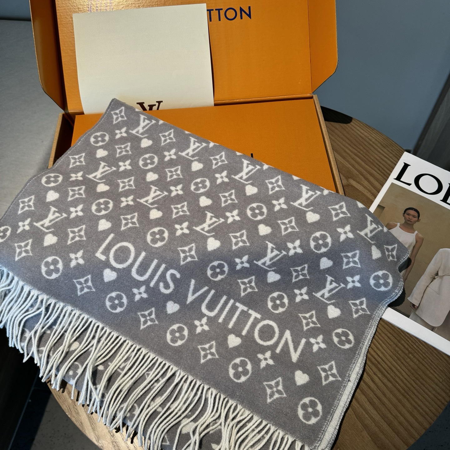 Lv高端版本上线 😍 各大网红明星同款Louis Vuitton 渠道独家特供大驴专柜款限定系列羊绒围巾