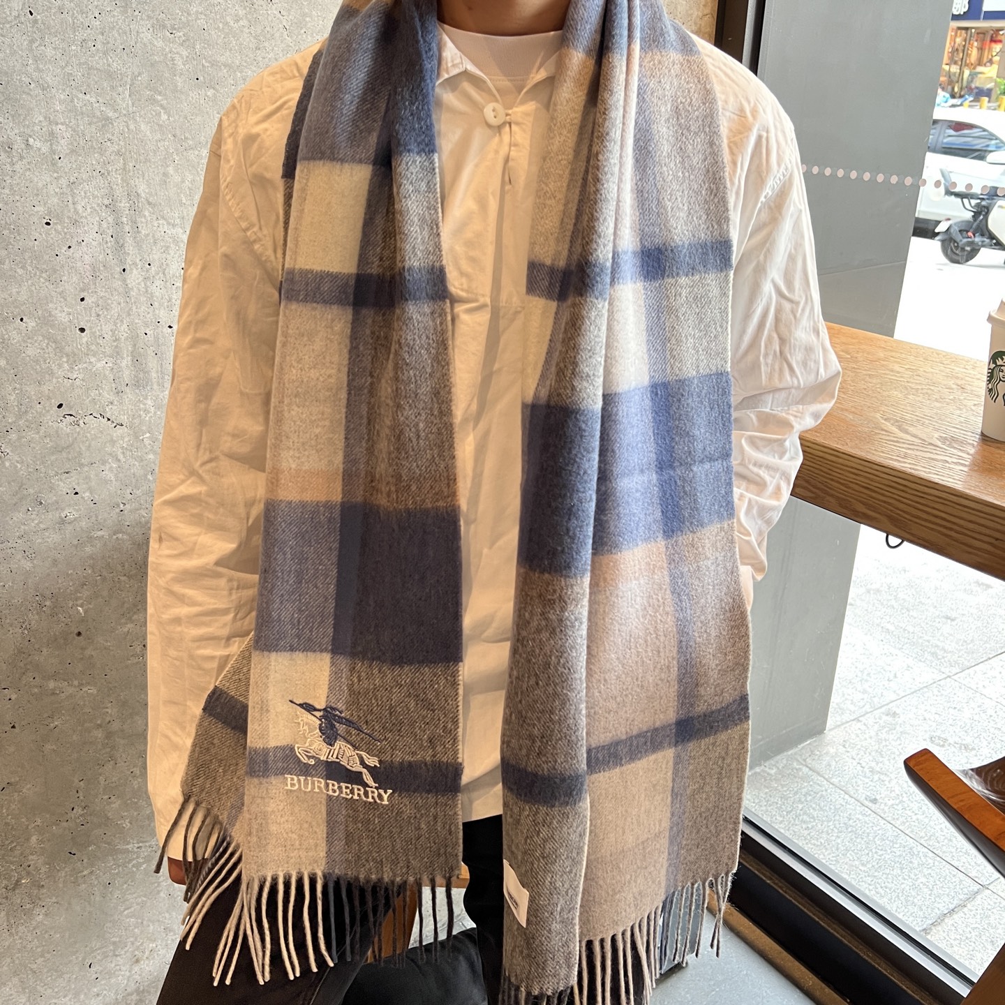 🆕Burberry · 巴宝莉格子围巾❗️男士福利 好看的要疯掉了，太有型太有魅力了❗️❗️非常斯文时尚