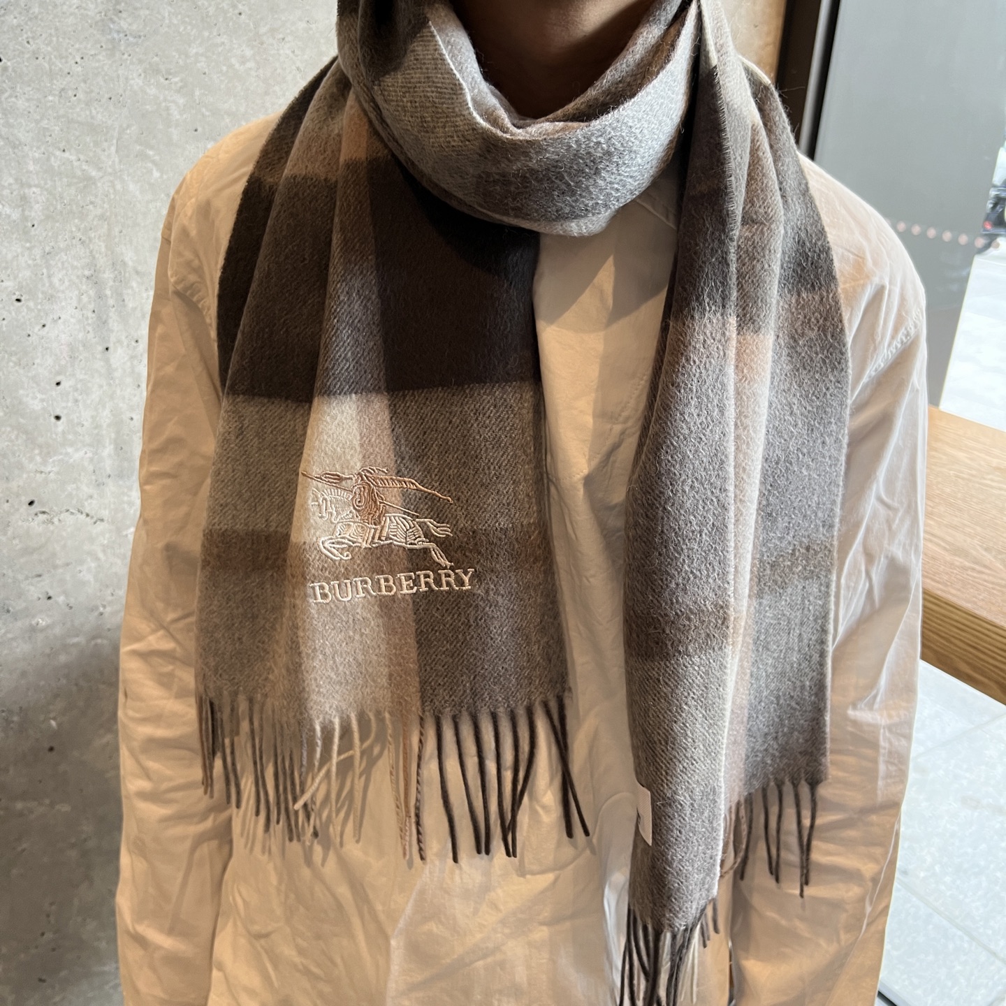 🆕Burberry · 巴宝莉格子围巾❗️男士福利 好看的要疯掉了，太有型太有魅力了❗️❗️非常斯文时尚