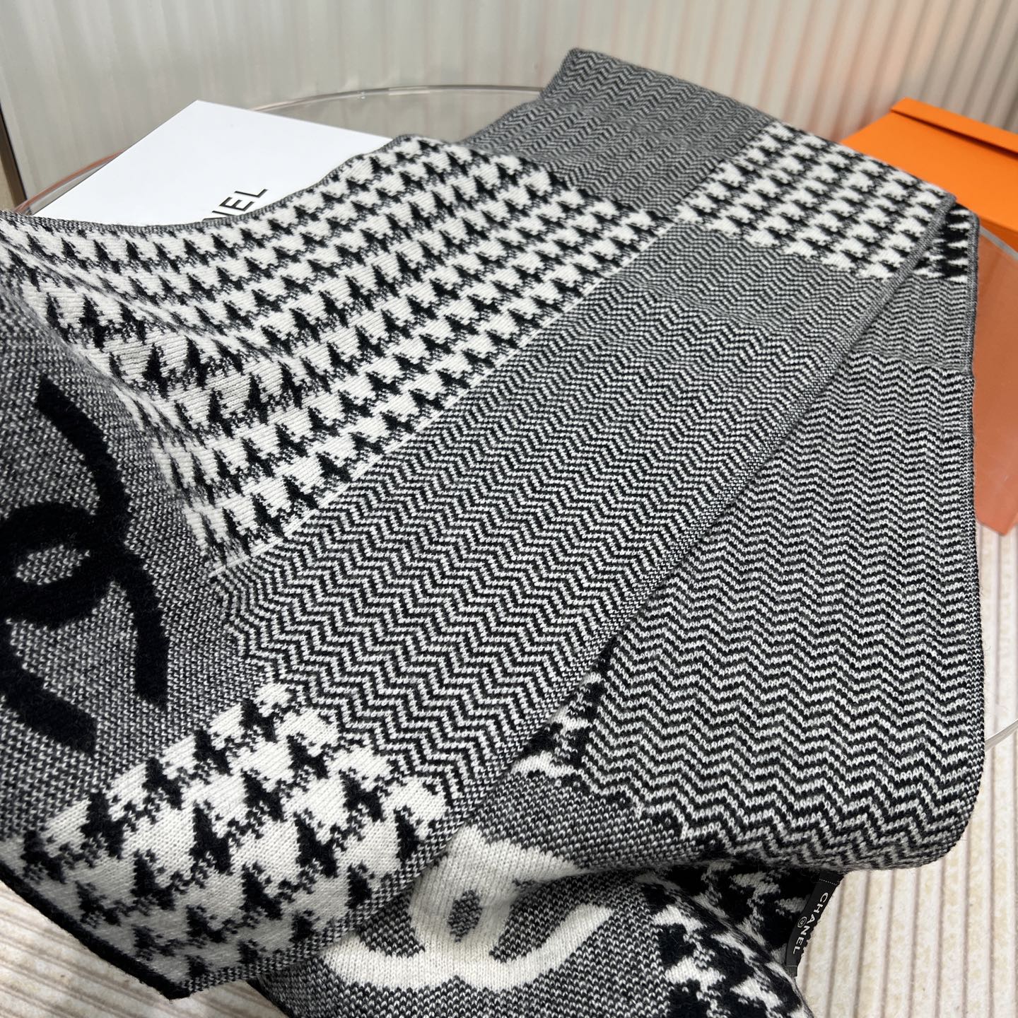 CHANEL羊绒长巾👏💙顶级原单正品旷世绝美，小香千鸟格羊绒围巾，顶级高端货👼【绝对值得珍藏👍】👏香奈儿