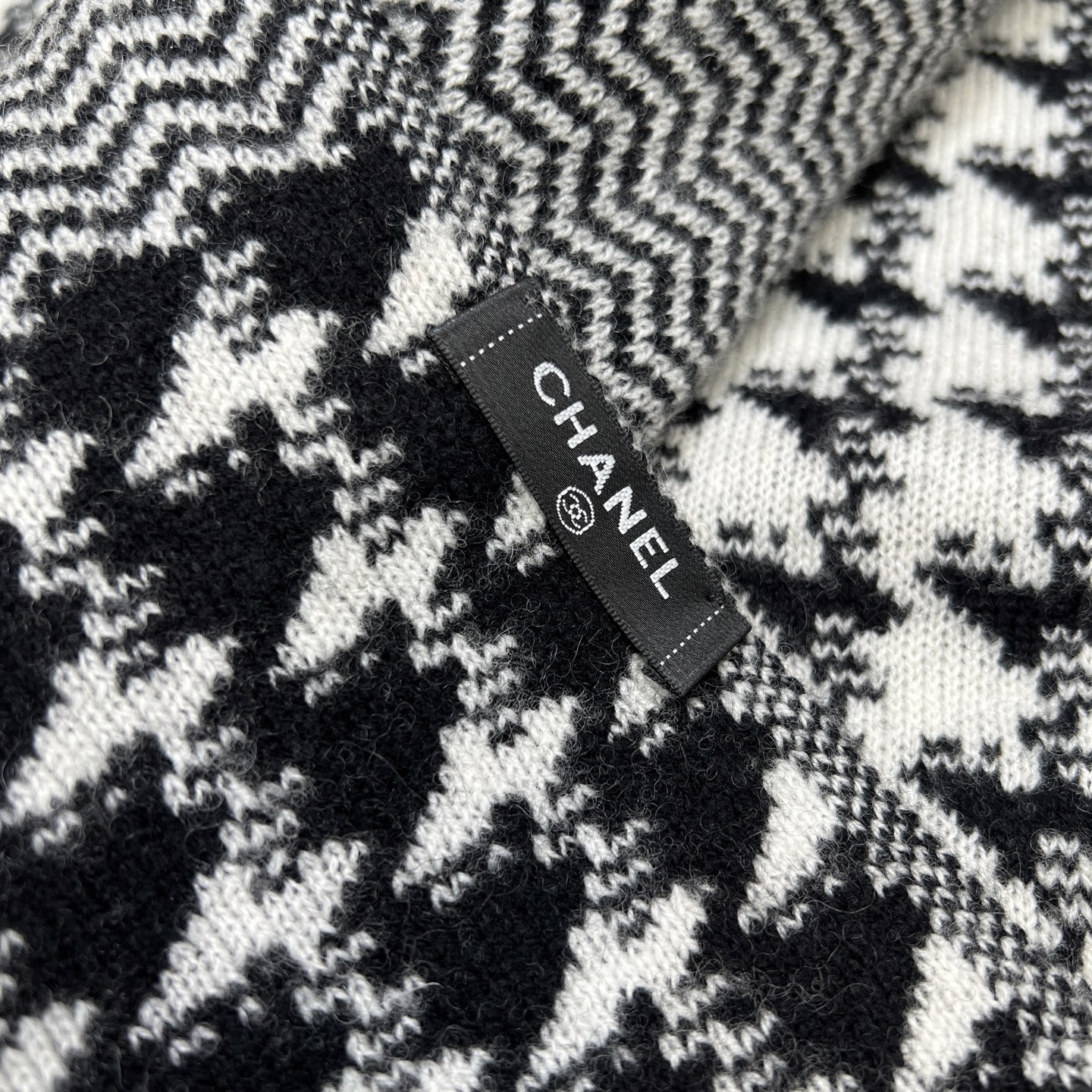 CHANEL羊绒长巾👏💙顶级原单正品旷世绝美，小香千鸟格羊绒围巾，顶级高端货👼【绝对值得珍藏👍】👏香奈儿