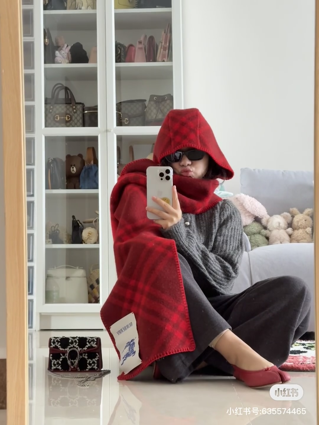 高品质出货 👍🔥好卖🎁冬天的尾巴黑马围巾全智贤同款巴宝莉格纹帽子羔毛围巾上架秒空！100%羊绒 ！尺寸：