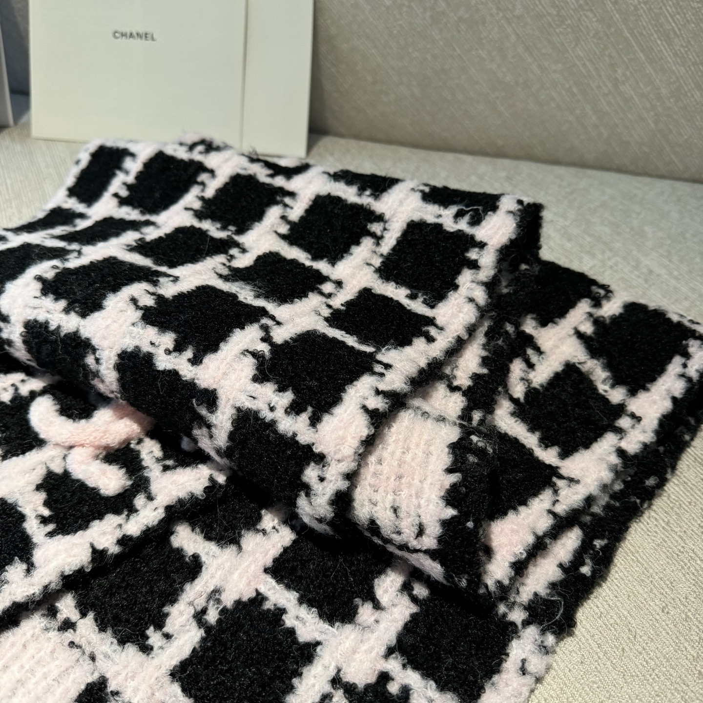 新款Chanel · 香奈儿难得一见的针织单品，温柔配色，超级迷恋❗️气质低调恬静又不失优雅❗️】重点推