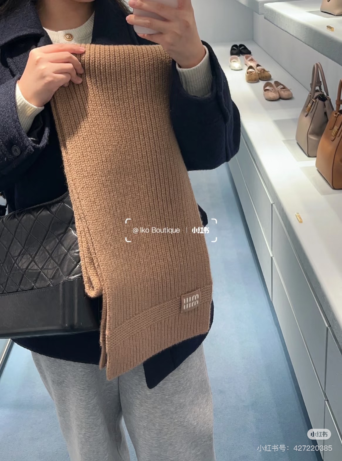 miumiu男女同款 又保暖又有质感的羊绒围巾，温暖一整个冬天，毛茸茸的好温暖，秋冬氛围感拉满，高级又好