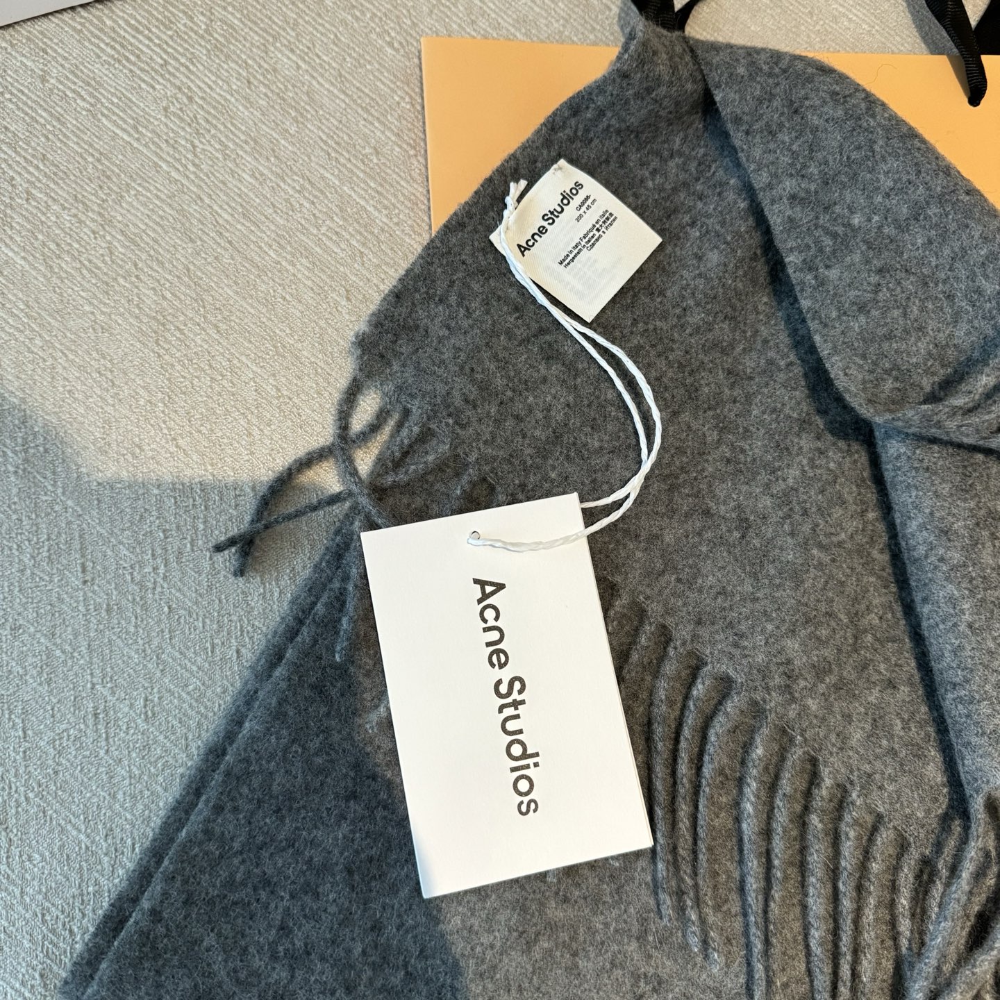 Acne 主打的系列~今年这个真是红啊~时髦气质的代名词‼️♥️自带高级气场‼️软软糯糯厚实温暖‼️再来