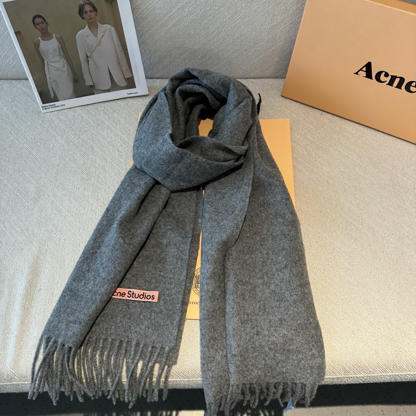 Acne 主打的系列~今年这个真是红啊~时髦气质的代名词‼️♥️自带高级气场‼️软软糯糯厚实温暖‼️再来