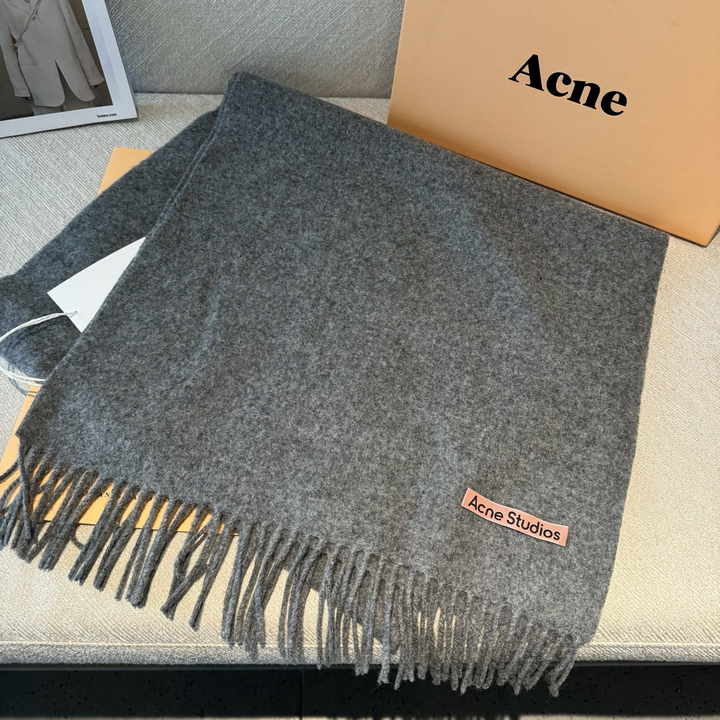 Acne 主打的系列~今年这个真是红啊~时髦气质的代名词‼️♥️自带高级气场‼️软软糯糯厚实温暖‼️再来