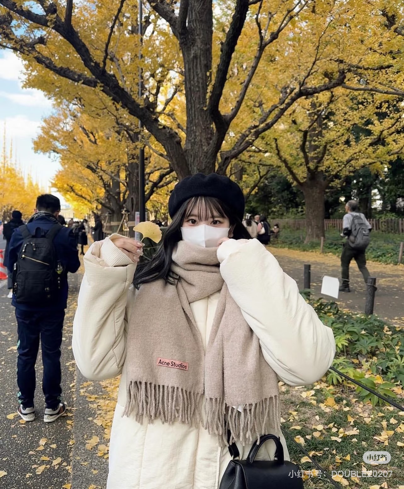 Acne 主打的系列~今年这个真是红啊~时髦气质的代名词‼️♥️自带高级气场‼️软软糯糯厚实温暖‼️再来