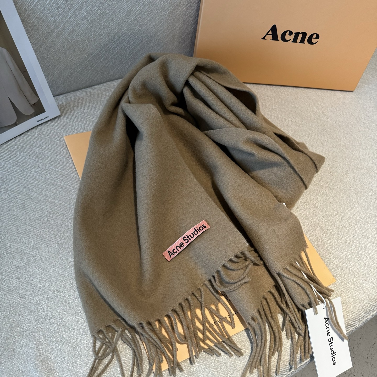 Acne 主打的系列~今年这个真是红啊~时髦气质的代名词‼️♥️自带高级气场‼️软软糯糯厚实温暖‼️再来