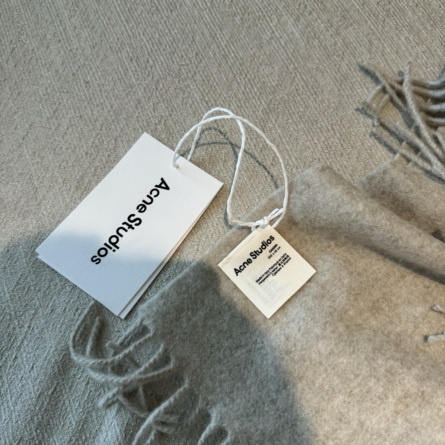 Acne 主打的系列~今年这个真是红啊~时髦气质的代名词‼️♥️自带高级气场‼️软软糯糯厚实温暖‼️再来