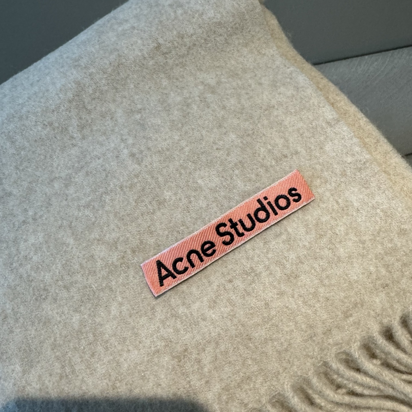 Acne 主打的系列~今年这个真是红啊~时髦气质的代名词‼️♥️自带高级气场‼️软软糯糯厚实温暖‼️再来