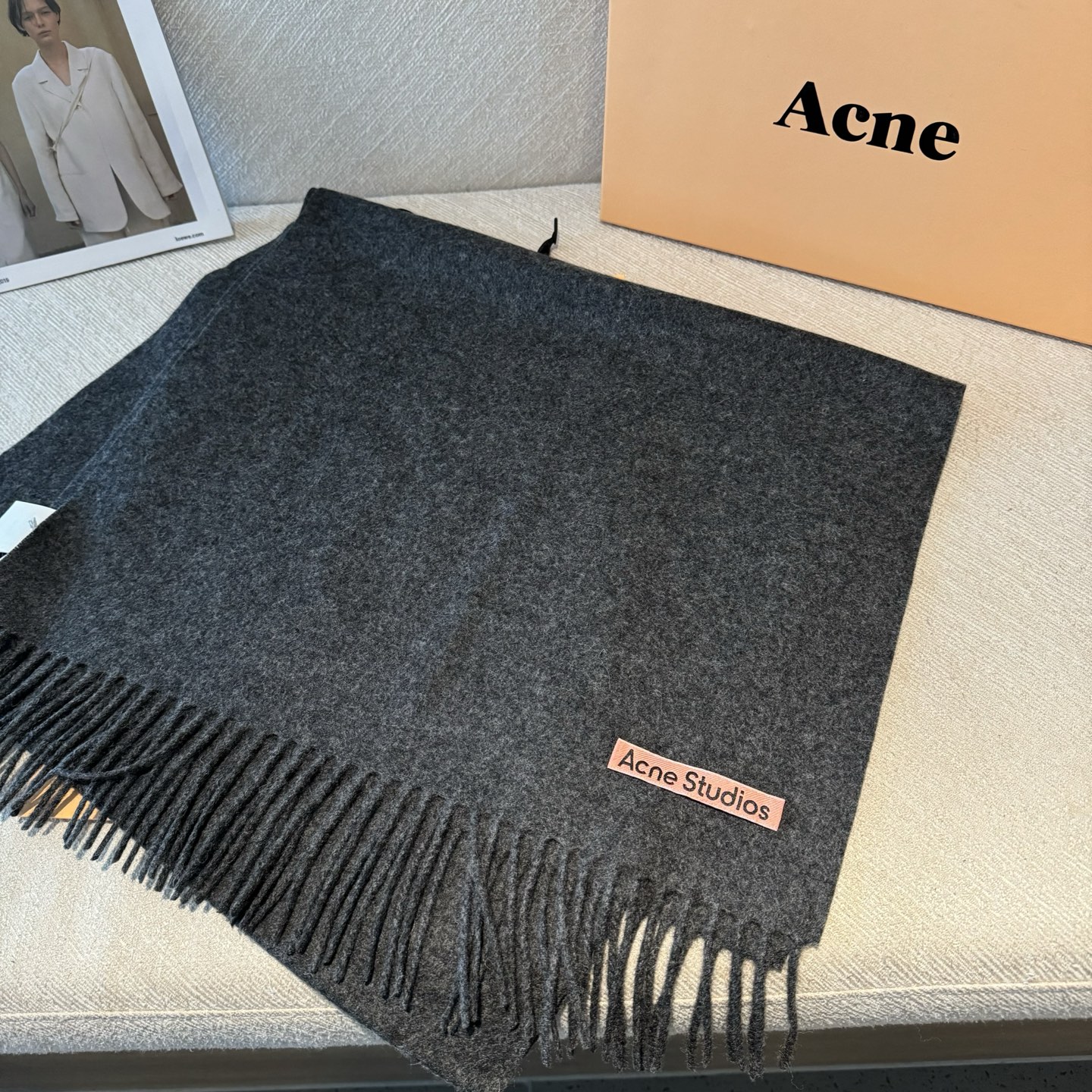 Acne 主打的系列~今年这个真是红啊~时髦气质的代名词‼️♥️自带高级气场‼️软软糯糯厚实温暖‼️再来