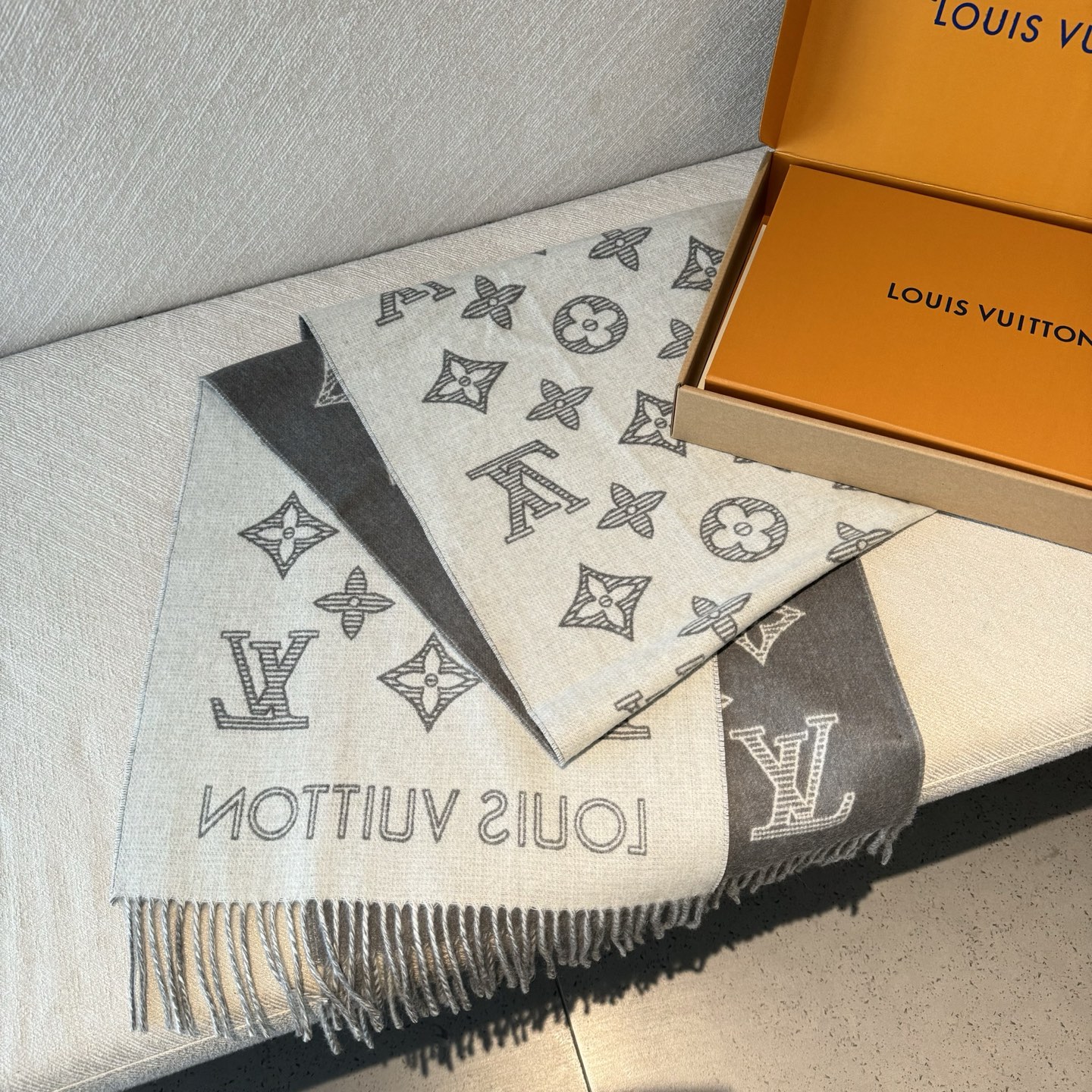 新款💫Louis Vuitton💥【L经典老花图案长巾】原版1:1定制， SimPly LV 围巾将全幅