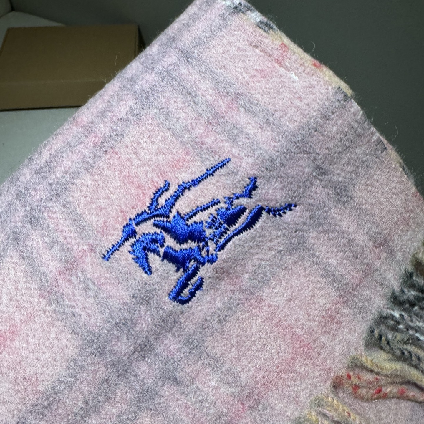 ❤️最新款 双面格子刺绣➕印花➕提花 大密度双面羊绒格子围巾 超高难度工艺 绝非一般coPy能做 原版开