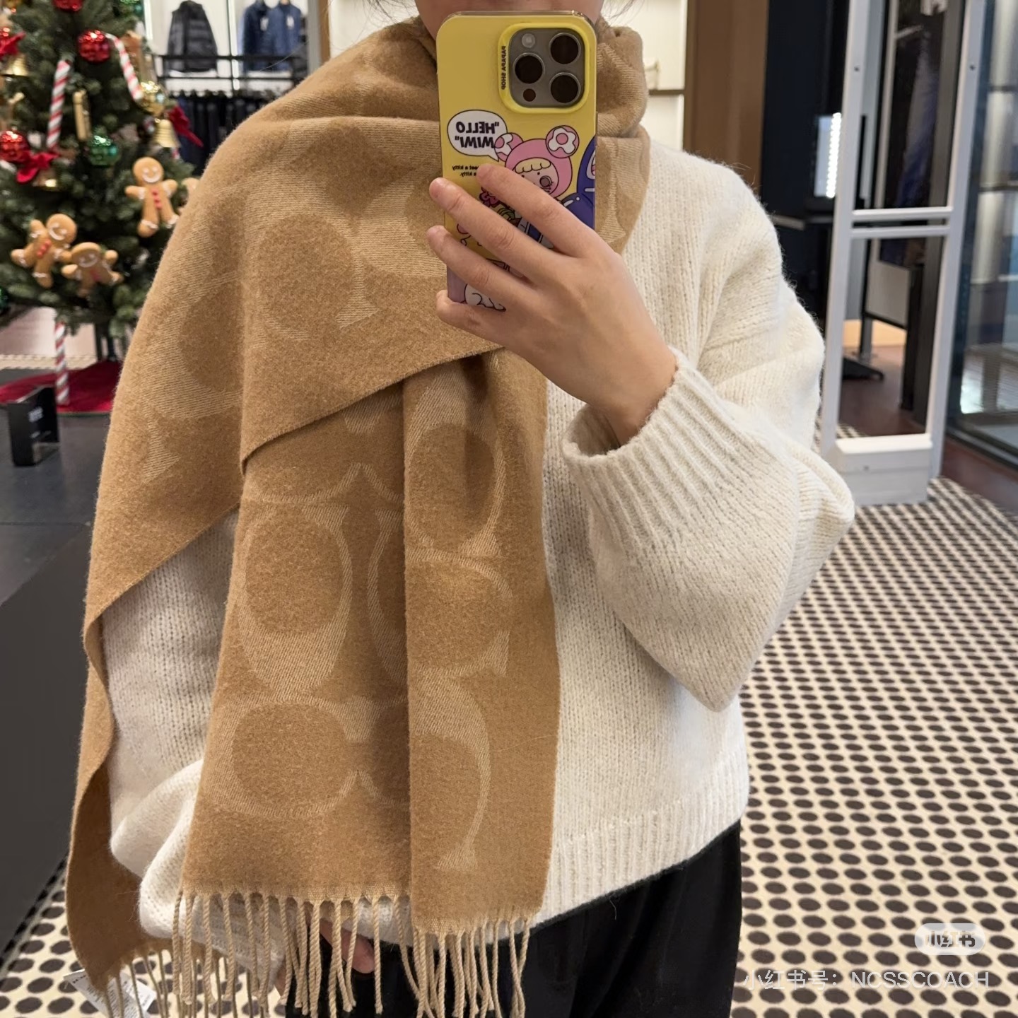 蔻驰 2025年新款到！Coach爆款！3色披肩也太好看了吧！不仅有颜值还有品质，手感超级软糯和舒服，尺