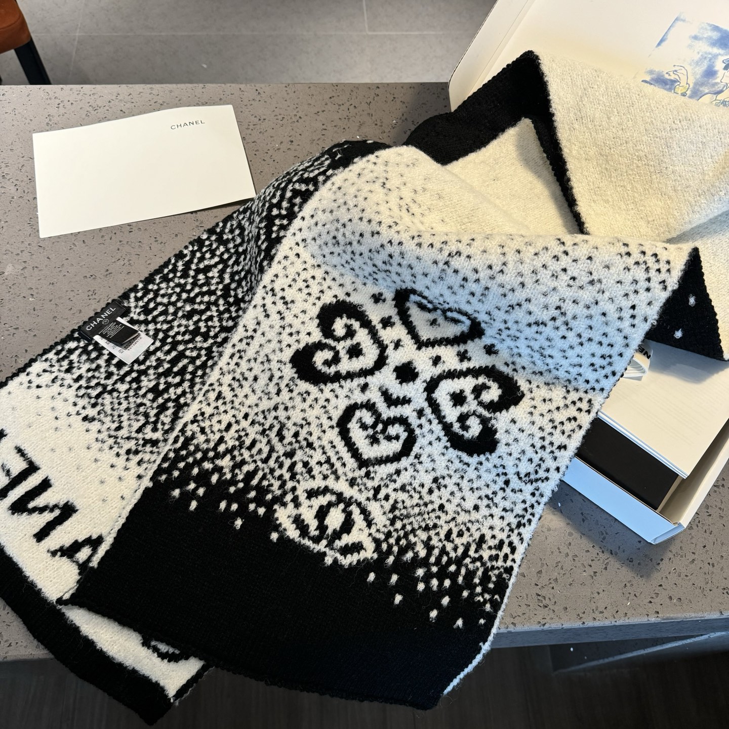 新款Chanel · 香奈儿难得一见的针织单品，温柔配色，超级迷恋❗️气质低调恬静又不失优雅❗️】重点推