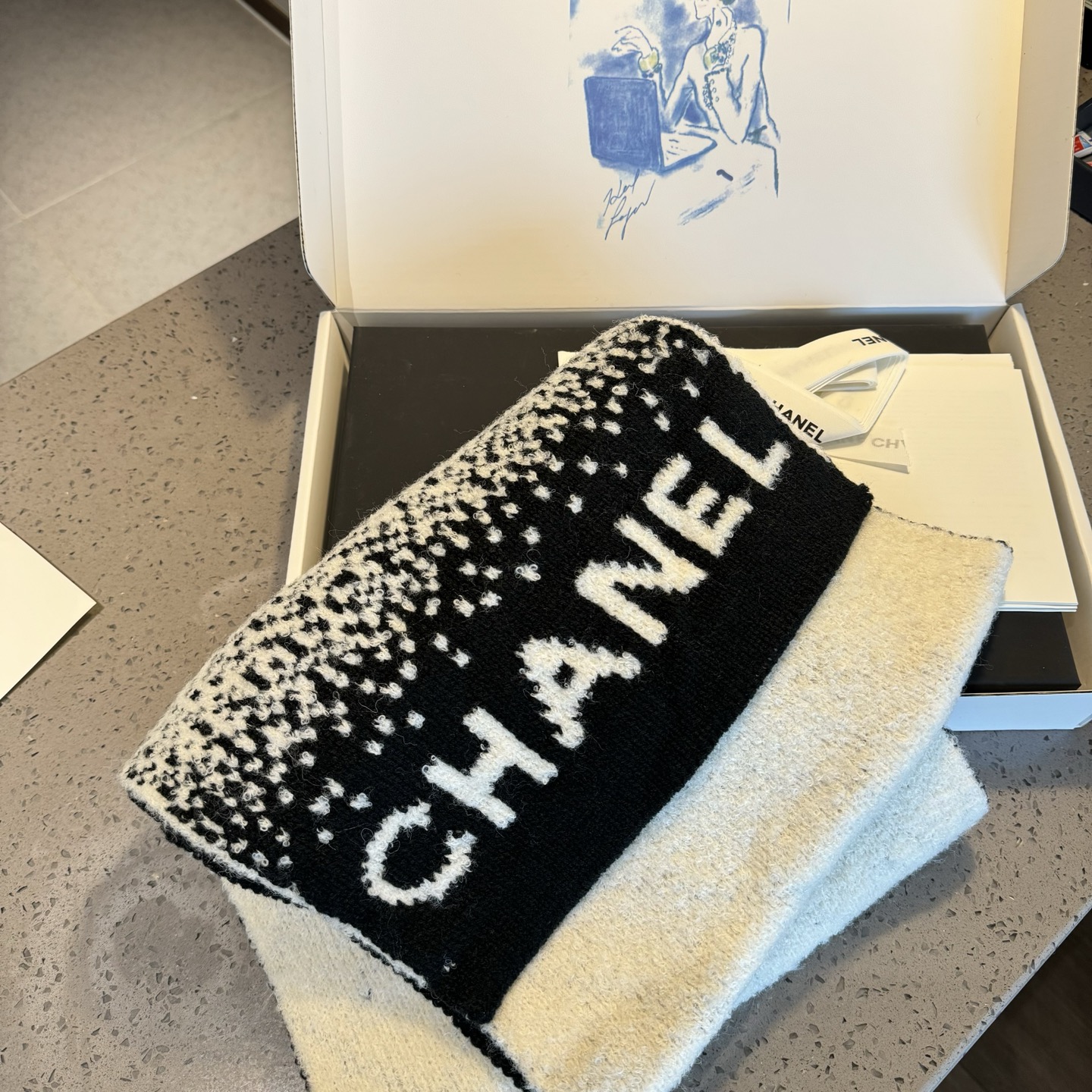 新款Chanel · 香奈儿难得一见的针织单品，温柔配色，超级迷恋❗️气质低调恬静又不失优雅❗️】重点推