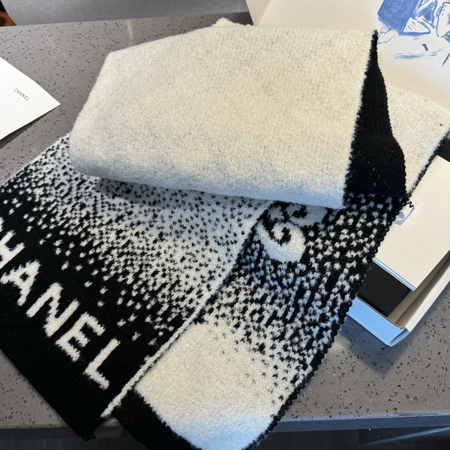 新款Chanel · 香奈儿难得一见的针织单品，温柔配色，超级迷恋❗️气质低调恬静又不失优雅❗️】重点推