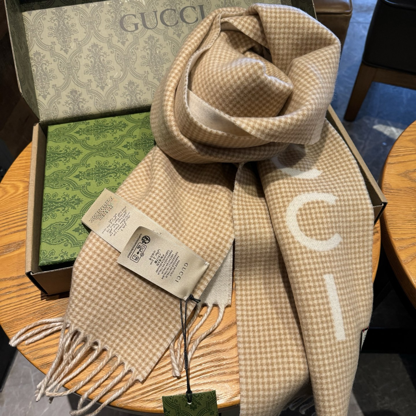 ✨✨Gucci · 古奇千鸟格羊绒围巾❗来个硬货.麻溜的安排上.纯正出口❗原订单已经交货一批，其中一批刚